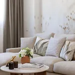 3 Bed Sleeps 6 - Balcony - Free Parking Апартаменты *
